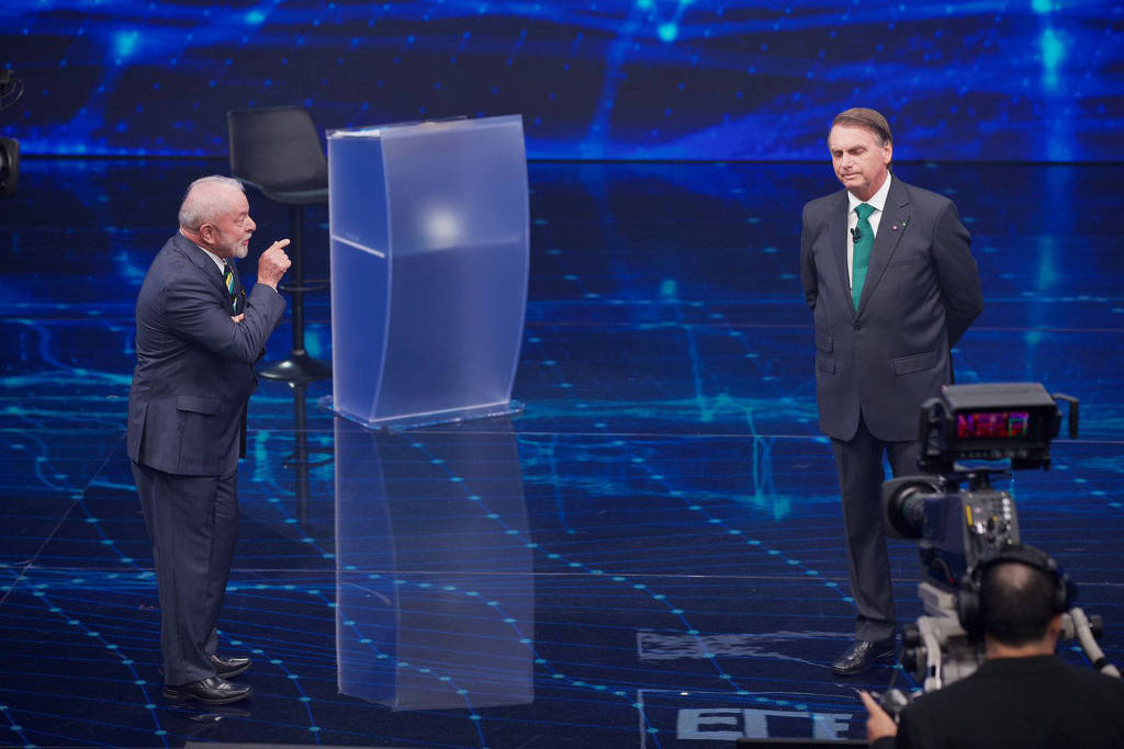 Lula e Bolsonaro travam duelo sobre Covid, corrupção e fake news em debate